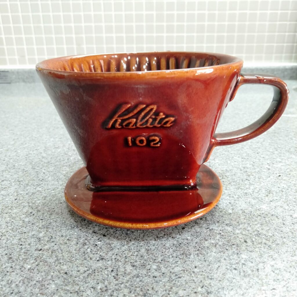 カップに直乗せOK】カリタの陶器製コーヒードリッパーをレビュー | Iwaken Blog